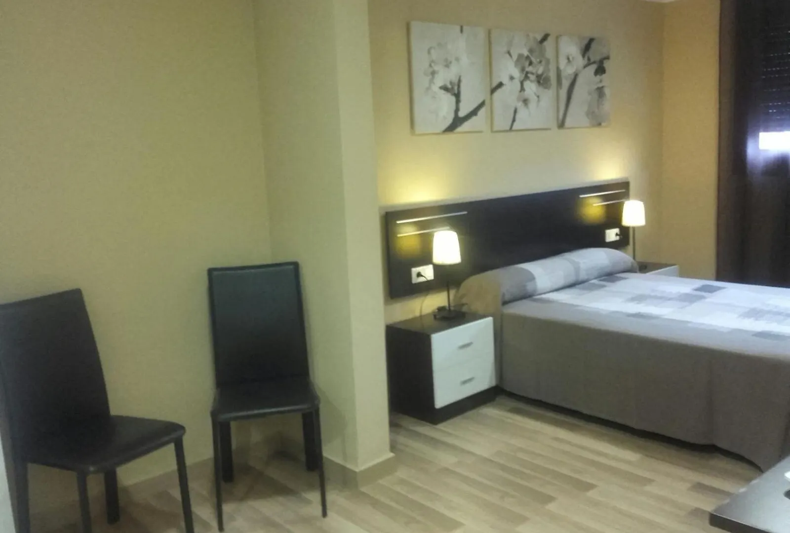 Pension Avenida Vilafranca del Penedes Guest house