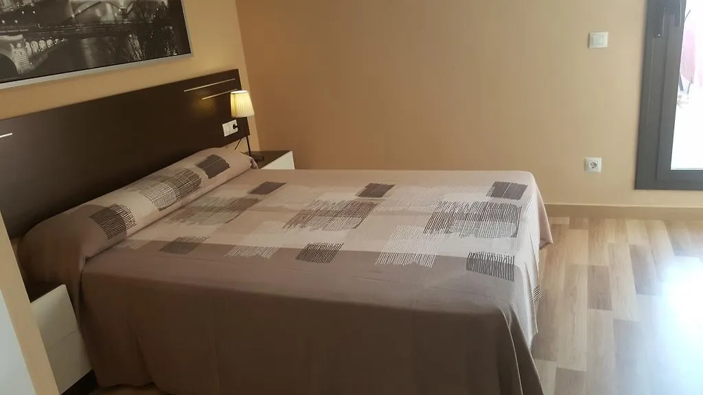 Pension Avenida Vilafranca del Penedes Guest house